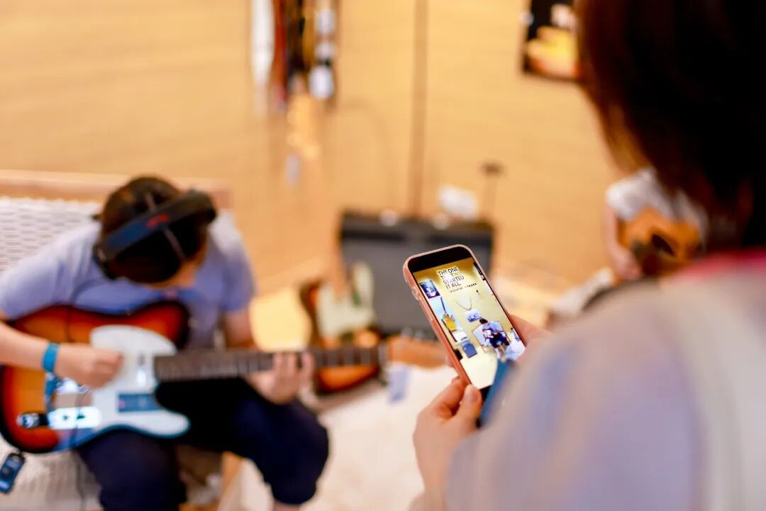 Audience trying the AI interactive experience